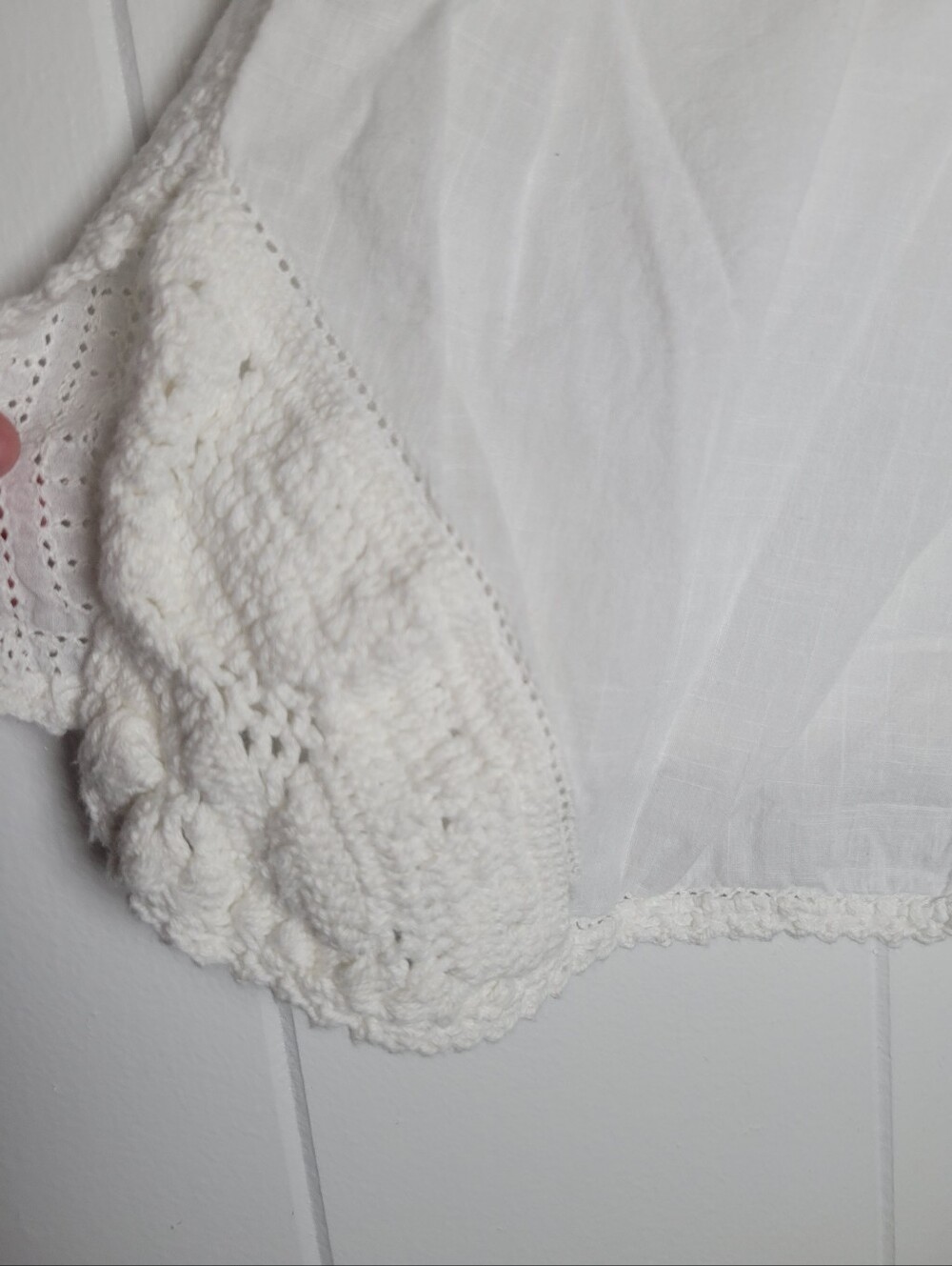 By Anthropologie Short Sleeve Patched Poncho Top White Embroidered Crochet MD - Picture 6 of 13